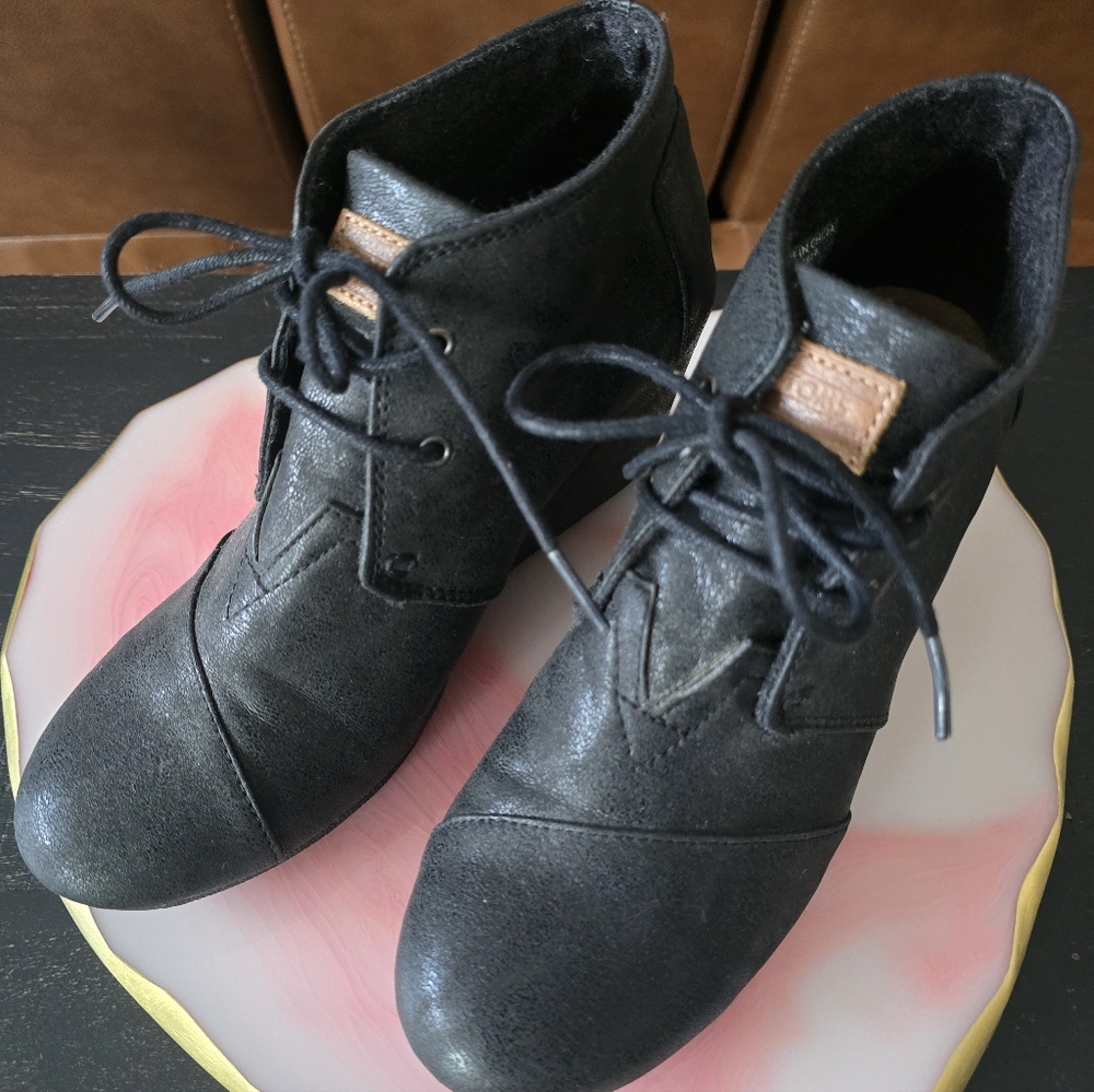 Toms Lace-Up Ankle Wedge Booties